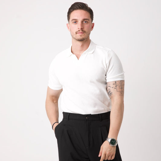 Beyaz Düğmesiz Polo Yaka Triko Tişört