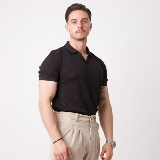 Siyah Düğmesiz Polo Yaka Triko Tişört