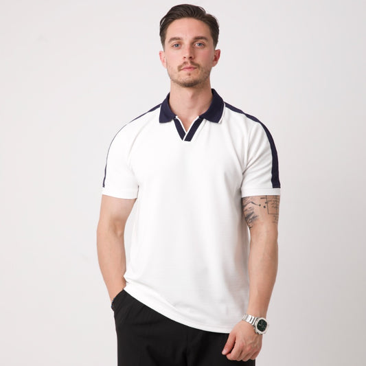 Kol Şerit Detaylı Beyaz Polo Yaka Triko Tişört