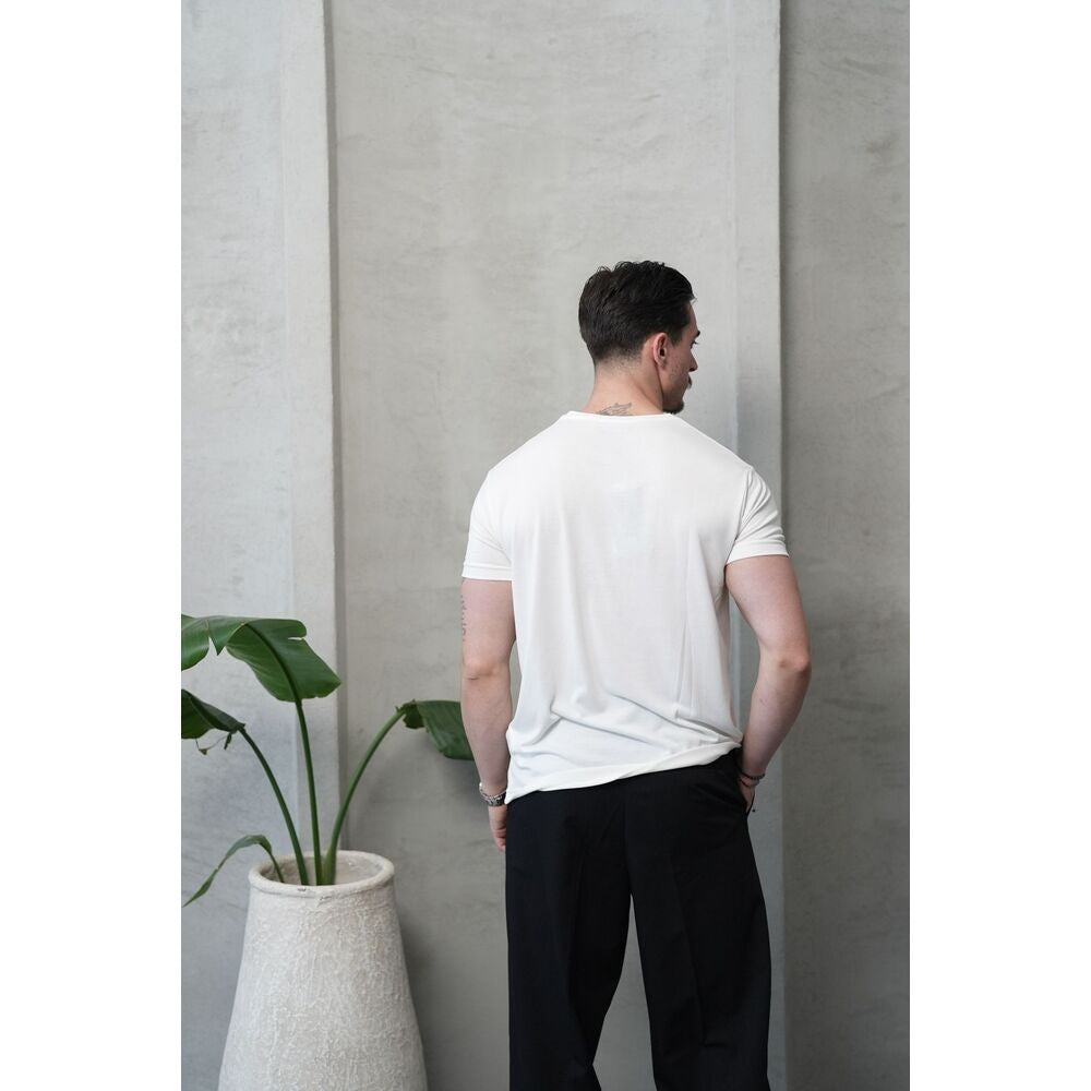 Beyaz Yarı Oversize Tişört